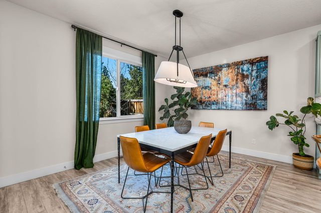 19985 Voltera Place, Bend, OR 97702