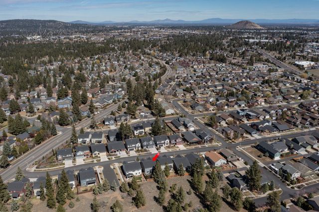 19985 Voltera Place, Bend, OR 97702