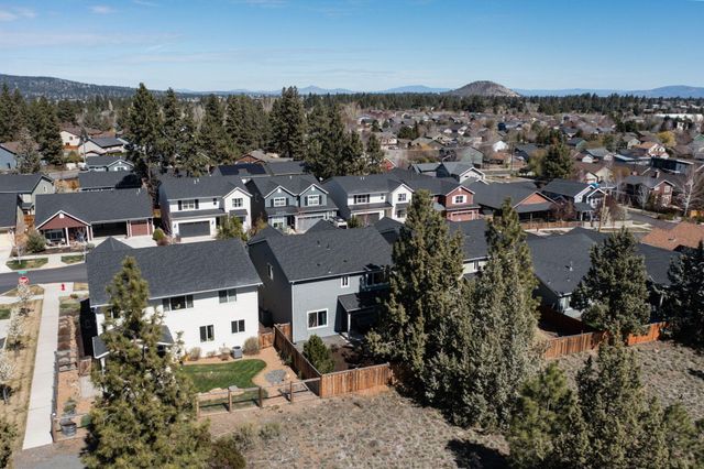 19985 Voltera Place, Bend, OR 97702