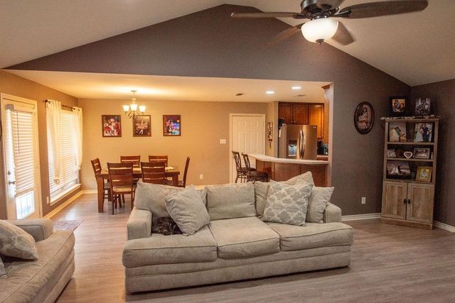 812 FLEETWOOD DR, White Oak, TX 75693