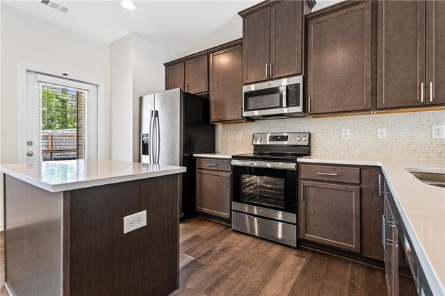 776 Crestwell SW Circle, Atlanta, GA 30331