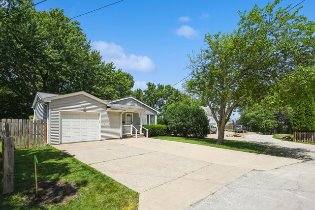 1905 4th Street A Street, East Moline, IL 61244
