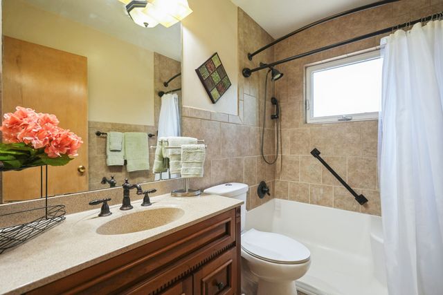 1905 4th Street A Street, East Moline, IL 61244