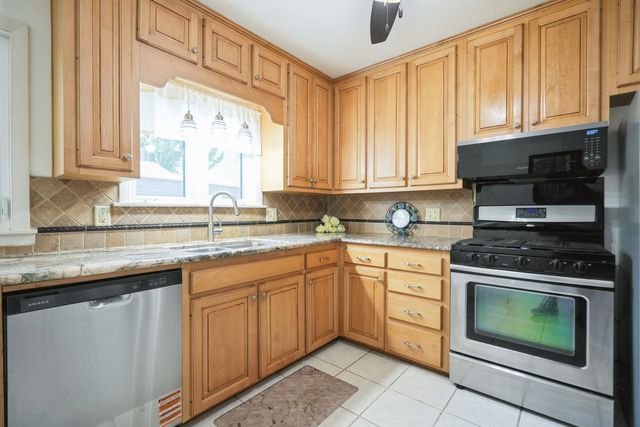 1905 4th Street A Street, East Moline, IL 61244