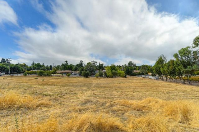 7400 Mountain Ave, Orangevale, CA 95662