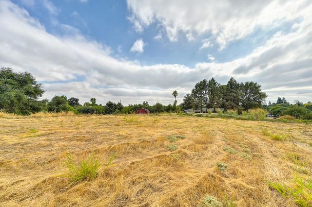 7400 Mountain Ave, Orangevale, CA 95662