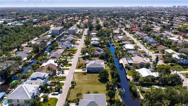 27257 Barbarosa ST, Bonita Springs, FL 34135