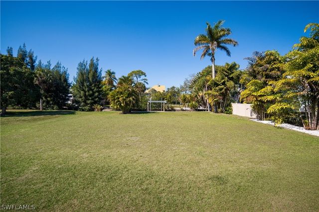 27257 Barbarosa ST, Bonita Springs, FL 34135