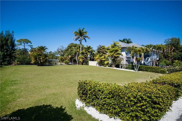 27257 Barbarosa ST, Bonita Springs, FL 34135