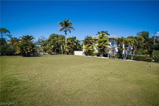 27257 Barbarosa ST, Bonita Springs, FL 34135