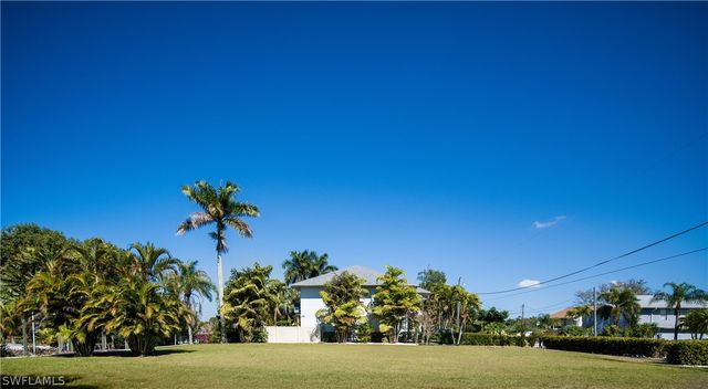 27257 Barbarosa ST, Bonita Springs, FL 34135