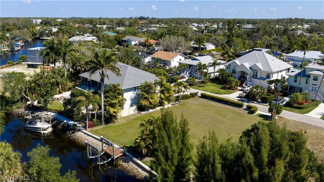 27257 Barbarosa ST, Bonita Springs, FL 34135