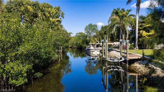 27257 Barbarosa ST, Bonita Springs, FL 34135