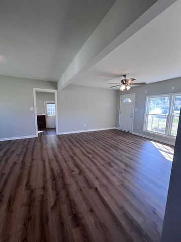 832 Craig St, Gallatin, TN 37066