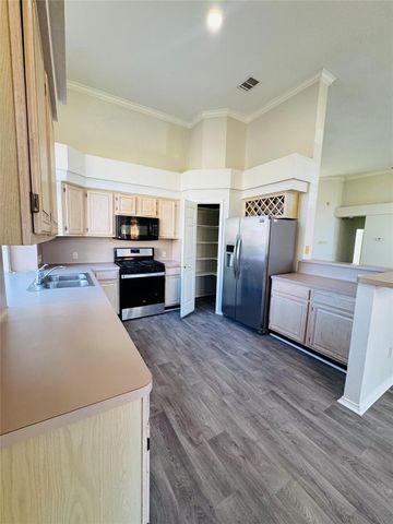 8101 Teal Drive, Rowlett, TX 75088