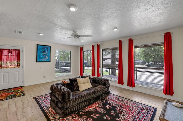 111 Harbour Row Drive, Coldspring, TX 77331