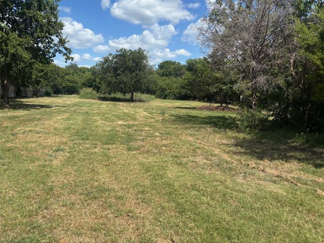 1013 Parker Street, Fort Worth, TX 76112