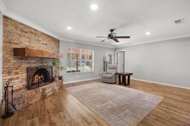 513 Quail Run Street, Greenville, TX 75402
