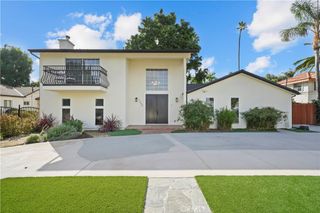 7425 Vanalden Avenue, Reseda, CA 91335