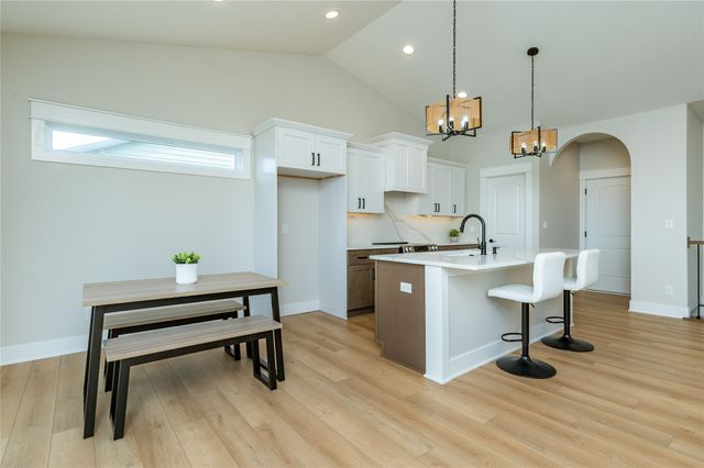 1570 NW Parkside Lane, Waukee, IA 50263