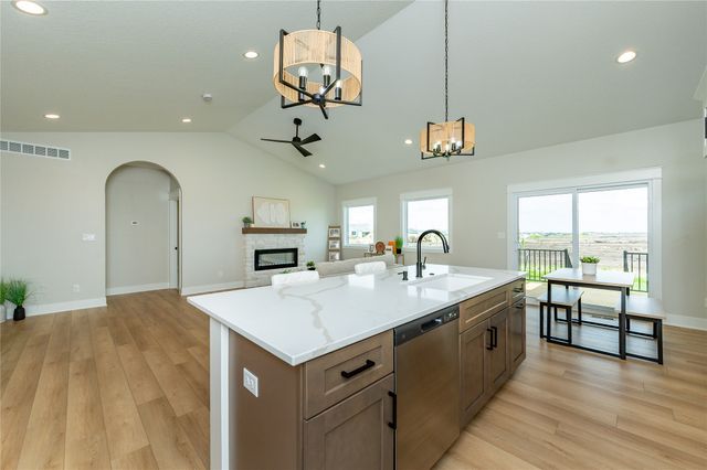 1570 NW Parkside Lane, Waukee, IA 50263