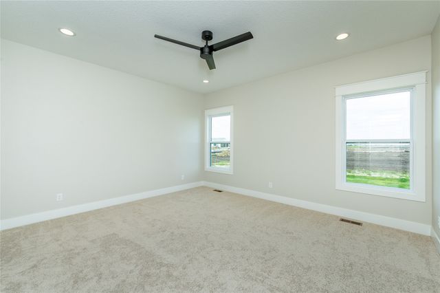 1570 NW Parkside Lane, Waukee, IA 50263
