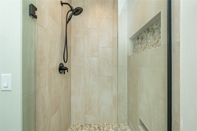 1570 NW Parkside Lane, Waukee, IA 50263