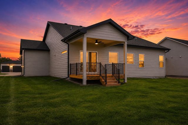 1570 NW Parkside Lane, Waukee, IA 50263