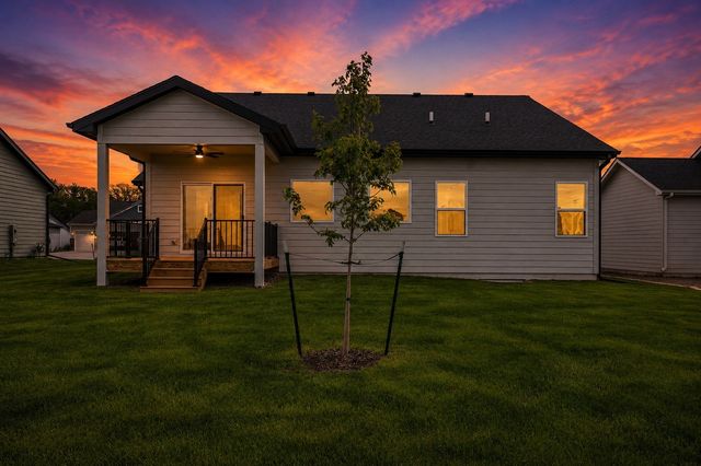 1570 NW Parkside Lane, Waukee, IA 50263