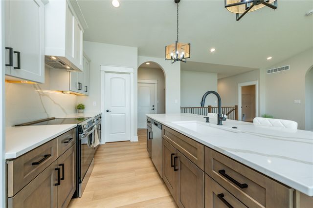 1570 NW Parkside Lane, Waukee, IA 50263
