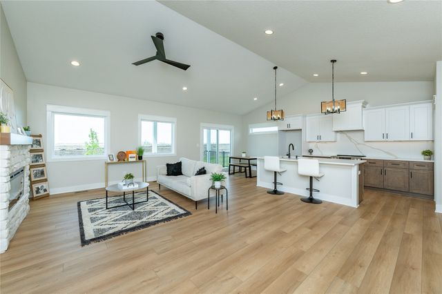 1570 NW Parkside Lane, Waukee, IA 50263