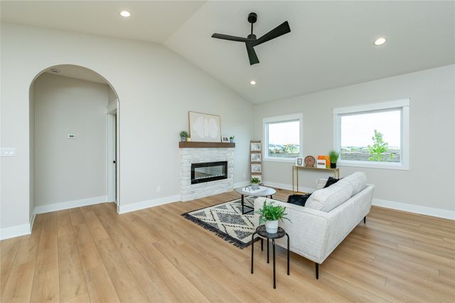 1570 NW Parkside Lane, Waukee, IA 50263
