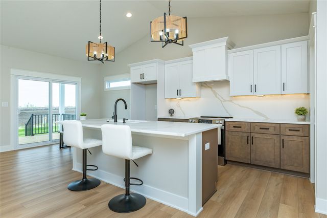 1570 NW Parkside Lane, Waukee, IA 50263