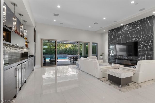 2904 Candelaria Drive, Henderson, NV 89074