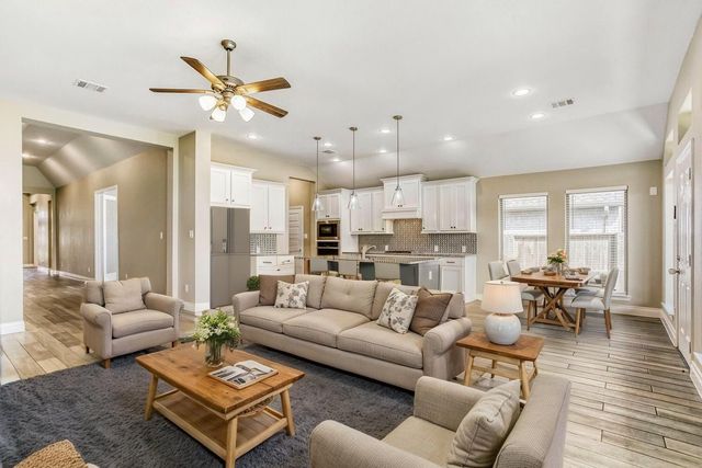 9219 Eckert Road, Iowa Colony, TX 77583