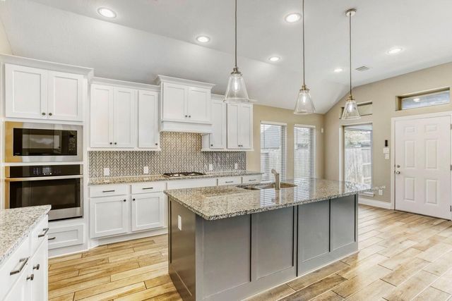 9219 Eckert Road, Iowa Colony, TX 77583