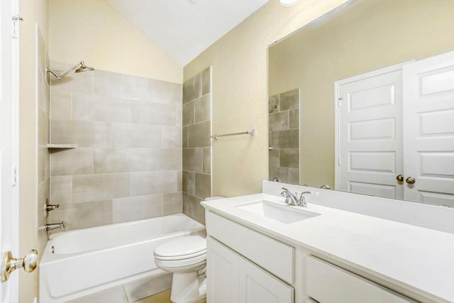 9219 Eckert Road, Iowa Colony, TX 77583