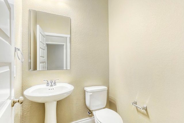 9219 Eckert Road, Iowa Colony, TX 77583