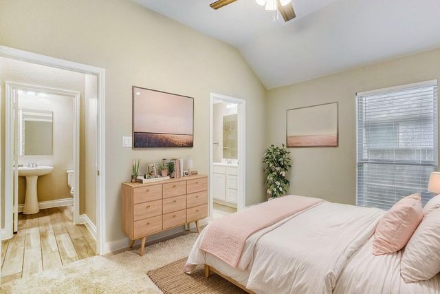 9219 Eckert Road, Iowa Colony, TX 77583