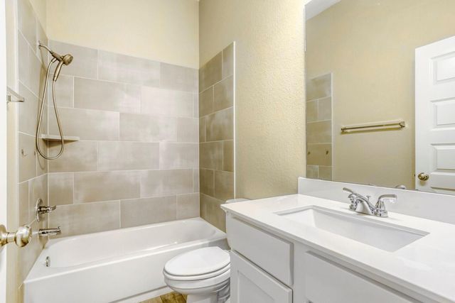 9219 Eckert Road, Iowa Colony, TX 77583