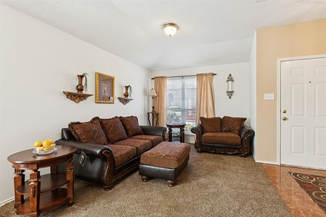 640 Canyon Place, Desoto, TX 75115