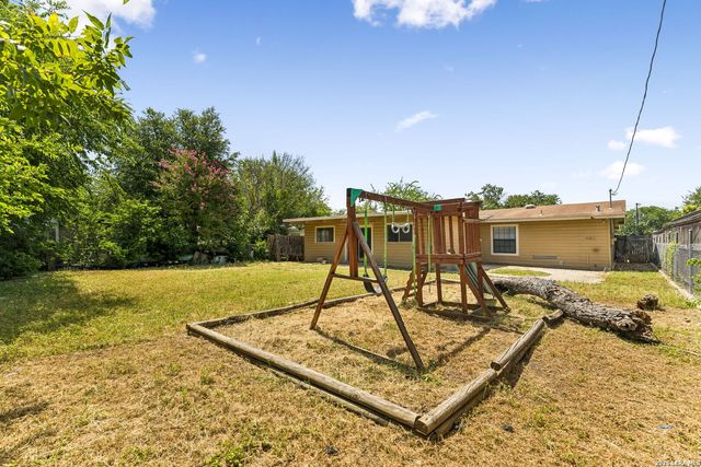 835 Lovera Blvd, San Antonio, TX 78201