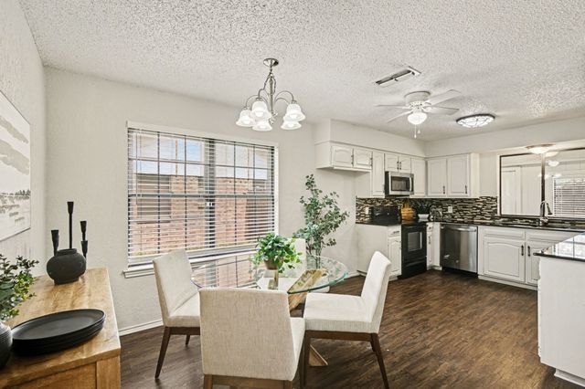 2621 Warren Lane, Fort Worth, TX 76112