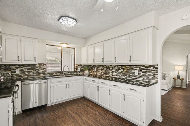 2621 Warren Lane, Fort Worth, TX 76112