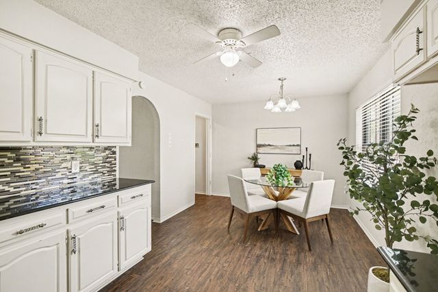 2621 Warren Lane, Fort Worth, TX 76112