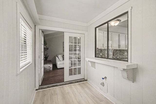 2621 Warren Lane, Fort Worth, TX 76112