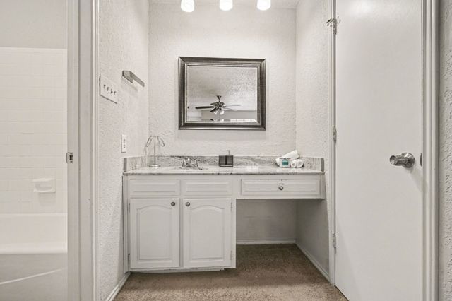 2621 Warren Lane, Fort Worth, TX 76112