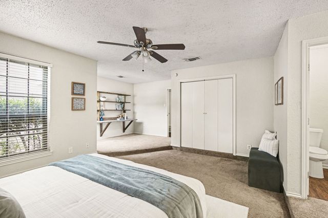 2621 Warren Lane, Fort Worth, TX 76112