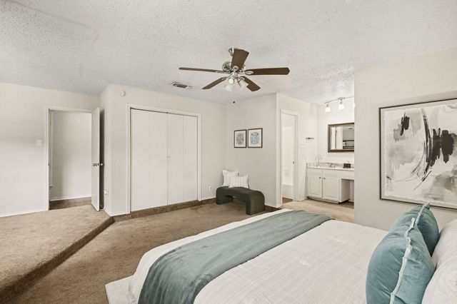 2621 Warren Lane, Fort Worth, TX 76112