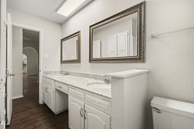 2621 Warren Lane, Fort Worth, TX 76112